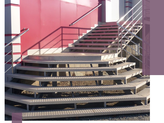 Лестницы для магазина в Белебее — изготовление и монтаж