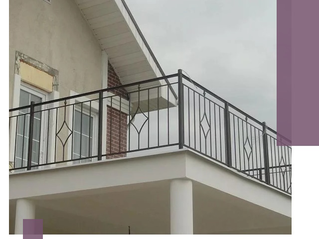 Изготовление балконных ограждений в Белебее из металла и стекла