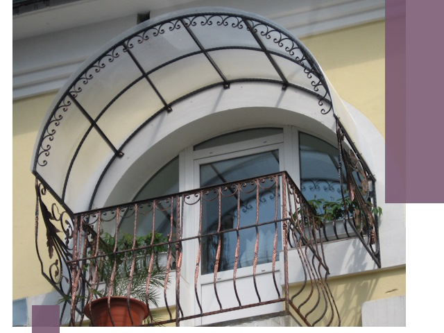 Козырьки над балконом в Белебее — изготовление и монтаж